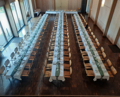 Saal Tischbestuhlung